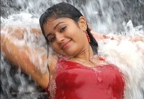 लडकियों में आते है ये 5 बड़े बदलाव, जब उन्हें किसी से हो जाता है प्यार