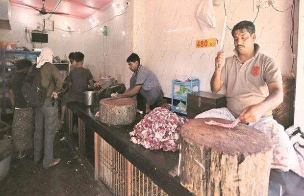 हिन्दू संगठनो ने की मांग, नवरात्रि में मीट और अंडे की दुकानें बंद कर मस्जिद से लाउडस्पीकर हटायें