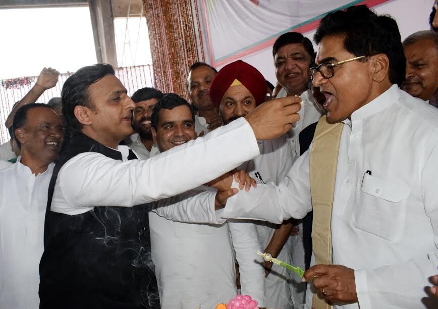 अखिलेश ने बताया इसलिए सबसे ज्यादा नाराज है नेताजी! अखिलेश ने बताया इसलिए सबसे ज्यादा नाराज है नेताजी!