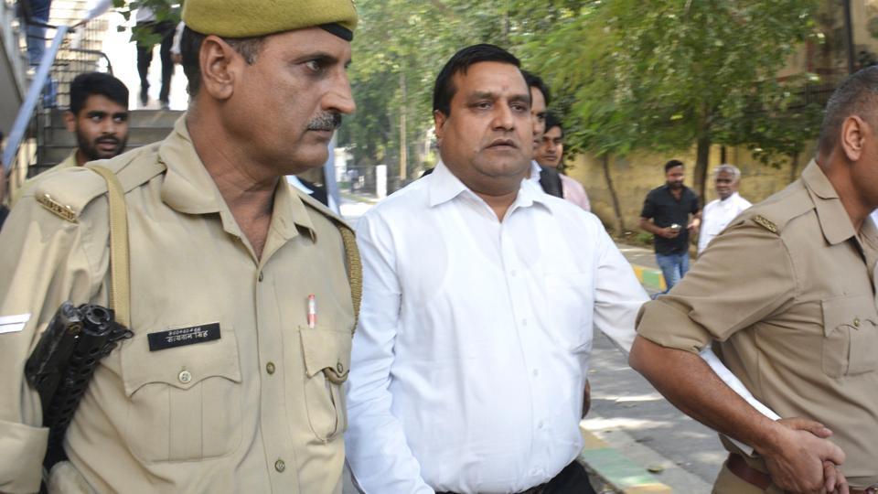 पूर्व विधायक अमरपाल शर्मा को मिली जमानत, पर जेल में रहना होगा! पूर्व विधायक अमरपाल शर्मा को मिली जमानत, पर जेल में रहना होगा!