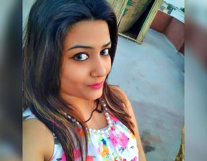 इस सुंदर महिला को दरिंदे पति पर विश्वास करना पड़ा खौफनाक, दोस्तों के साथ मिलकर.... इस सुंदर महिला को दरिंदे पति पर विश्वास करना पड़ा खौफनाक, दोस्तों के साथ मिलकर....