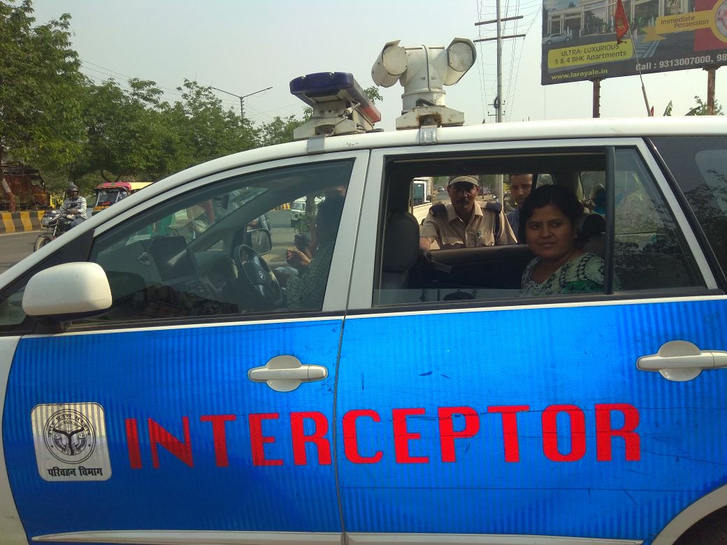 गाजियाबाद : RTO ज्योति मिश्रा ने चलाया सघन वाहन चैकिंग अभियान, 100 से ज्यादा वाहनों के काटे चालान! गाजियाबाद : RTO ज्योति मिश्रा ने चलाया सघन वाहन चैकिंग अभियान, 100 से ज्यादा वाहनों के काटे चालान!