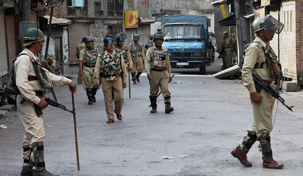 जम्मू-कश्मीर में दो अलग-अलग हुए आतंकी हमले में दो पुलिसकर्मी शहीद