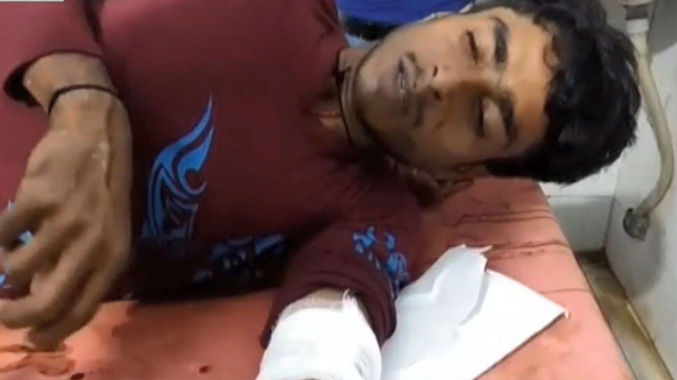 बिहार की राजधानी पटना में सरेआम दिनदहाड़े युवक को ट्रेन से खींचकर मारी गोली बिहार की राजधानी पटना में सरेआम दिनदहाड़े युवक को ट्रेन से खींचकर मारी गोली