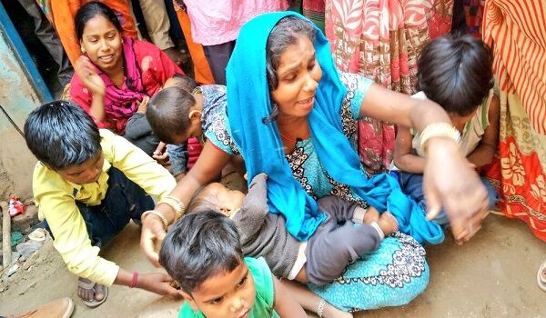 खोड़ा के शंकर विहार में जहरीली शराब पीने से 3 लोगों की मौत, भारी पुलिस बल तैनात