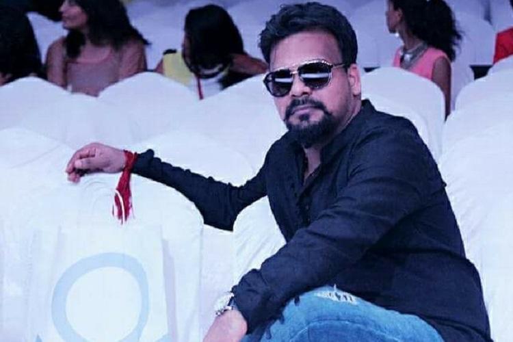 फेक न्यूज फैलान के आरोप में पोस्टकार्ड का संपादक गिरफ्तार फेक न्यूज फैलान के आरोप में पोस्टकार्ड का संपादक गिरफ्तार