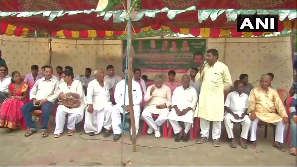 जदयू बैठी बीजेपी सरकार के खिलाफ धरने पर, बीजेपी हैरान जदयू बैठी बीजेपी सरकार के खिलाफ धरने पर, बीजेपी हैरान