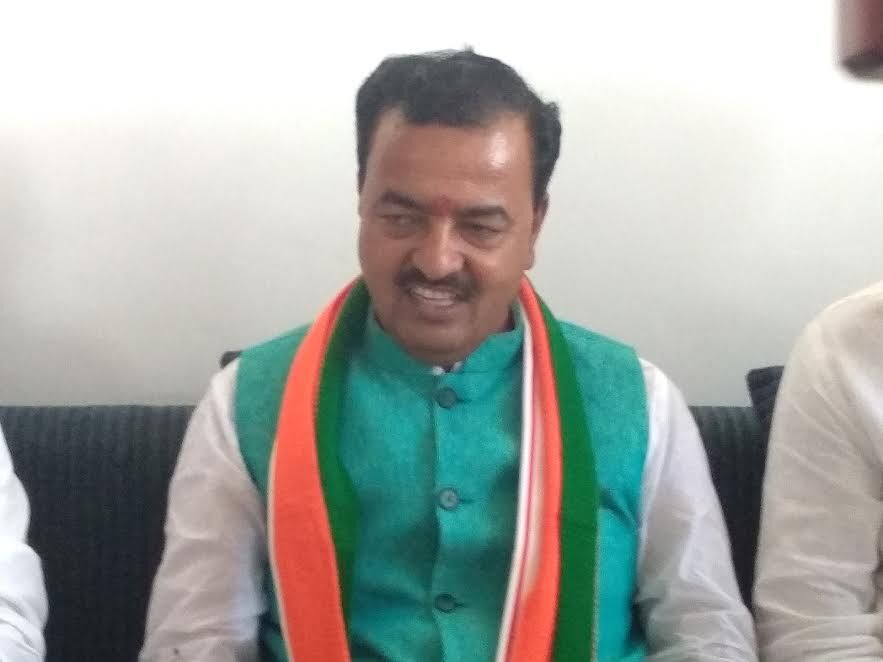 यूपी सरकार के डिप्टी सीएम ने किसानों की कर्ज़माफी के मुद्दे पर गोल-मोल जवाब दिया