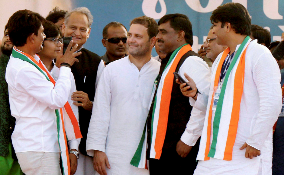 पूर्व बीजेपी विधायक और आम आदमी पार्टी के नेता ने की कांग्रेस ज्वाइन पूर्व बीजेपी विधायक और आम आदमी पार्टी के नेता ने की कांग्रेस ज्वाइन