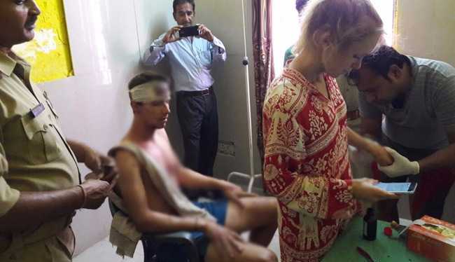 फतेहपुर सीकरी में स्विस कपल की पिटाई, सुषमा स्वराज ने योगी सरकार से मांगी रिपोर्ट फतेहपुर सीकरी में स्विस कपल की पिटाई, सुषमा स्वराज ने योगी सरकार से मांगी रिपोर्ट