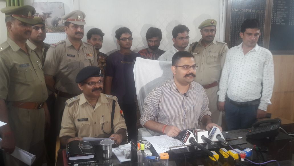 गाजियाबाद पुलिस ने किया चोरी का करोड़ों का माल किया बरामद गाजियाबाद पुलिस ने किया चोरी का करोड़ों का माल किया बरामद