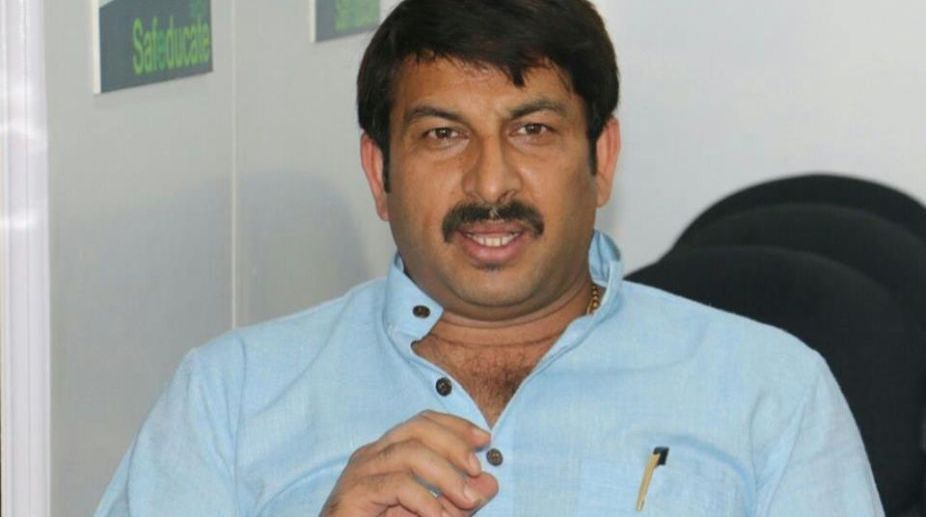 दिल्ली बीजेपी प्रदेश अध्यक्ष मनोज तिवारी के घर पर हमला दिल्ली बीजेपी प्रदेश अध्यक्ष मनोज तिवारी के घर पर हमला