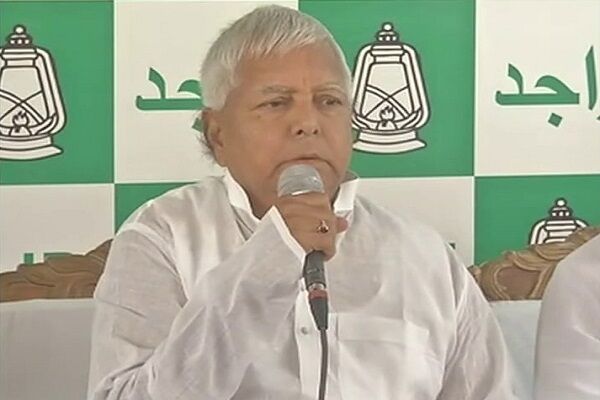 घोटाला-घोटाला वो लोग करते हैं जो खुद घोटालेबाज हैं, जू को मिट्टी नहीं बेची गई - लालू यादव