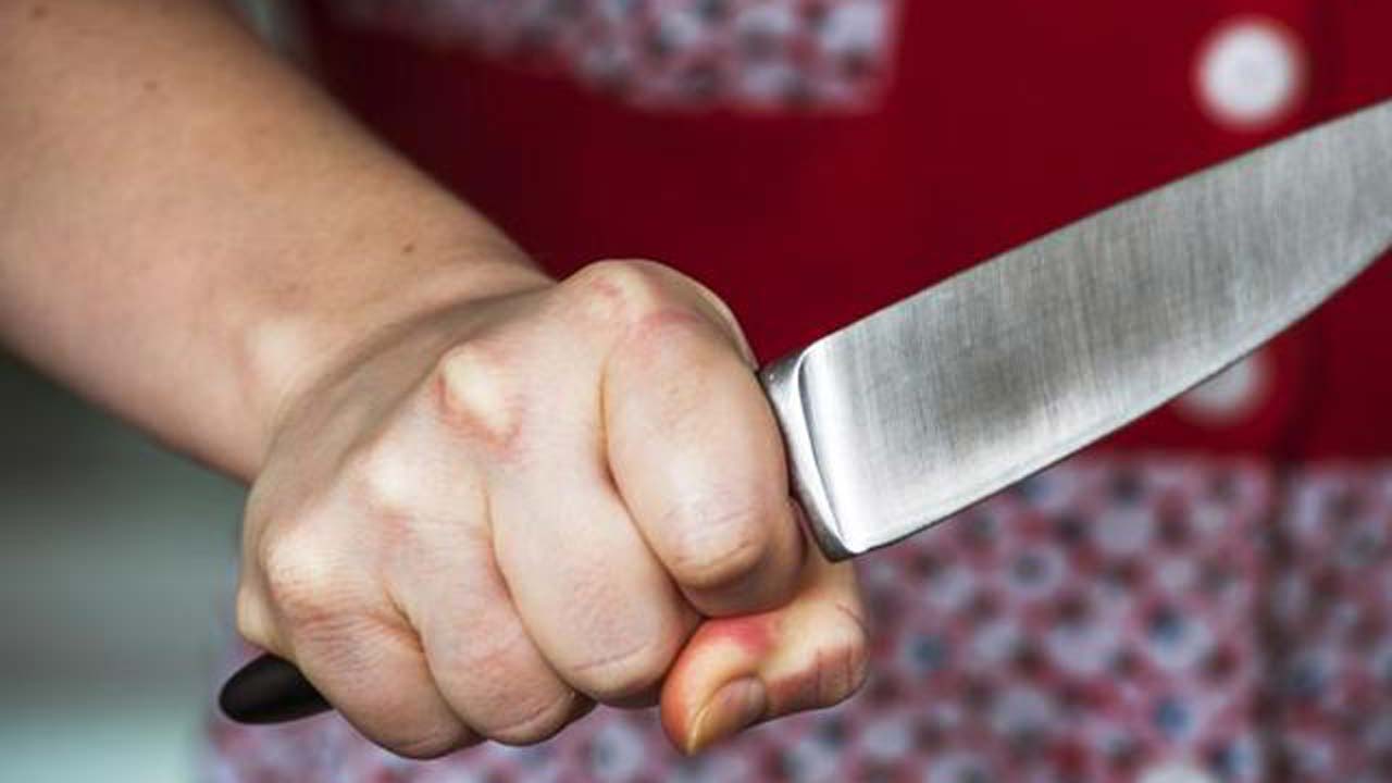 यूपी : रेप की कोशिश करने पर चाची ने काटा भतीजे का प्राइवेट पार्ट, पुलिस जांच में जुटी यूपी : रेप की कोशिश करने पर चाची ने काटा भतीजे का प्राइवेट पार्ट, पुलिस जांच में जुटी