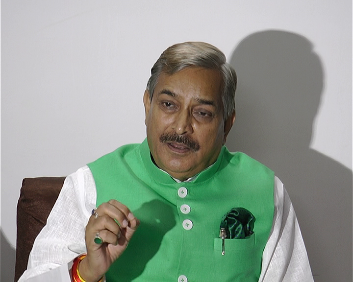 प्रधानमंत्री का तुगलकी फरमान, अर्थशास्त्र में उनके अल्प ज्ञान के कारण देश में आर्थिक बर्बादी हो रही है - प्रमोद तिवारी प्रधानमंत्री का तुगलकी फरमान, अर्थशास्त्र में उनके अल्प ज्ञान के कारण देश में आर्थिक बर्बादी हो रही है - प्रमोद तिवारी
