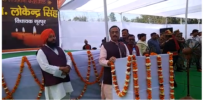 दिवंगत विधायक लोकेंद्र चौहान के घर पहुचे डिप्टी सीएम डॉ दिनेश शर्मा