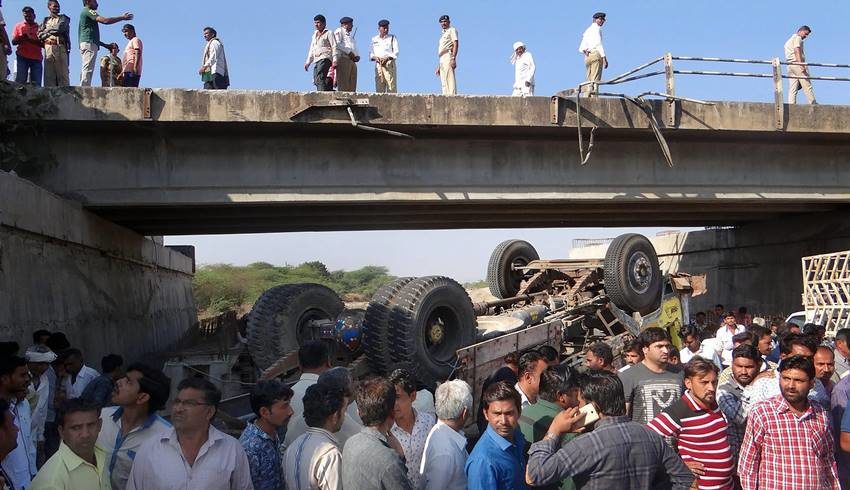 PHOTOS : गुजरात की ये तस्वीरें देखकर आप के उड़ जायेंगे होश OMG !