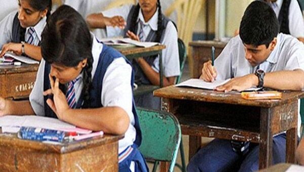 10वीं-12वीं की परीक्षा को लेकर CBSE ने किया बड़ा बदलाव, जानिए क्या 10वीं-12वीं की परीक्षा को लेकर CBSE ने किया बड़ा बदलाव, जानिए क्या