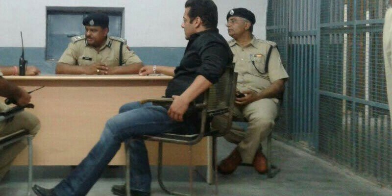 सलमान खान को जोधपुर जेल में मिला कैदी नंबर 106, सामान्य कैदियों जैसा होगा ट्रीटमेंट