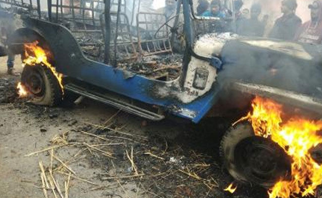 बिहार के भोजपुर जिले में हॉकर की गोली मारकर हत्या, गुस्साई भीड़ ने पुलिस जीप में लगाई आग