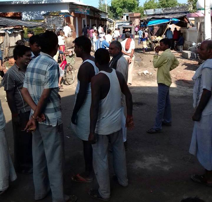 हरदोई के हरियावां बाजार में मारपीट के दौरान चली गोली, दो लोग गंभीर रूप से घायल पुलिस मौके पर