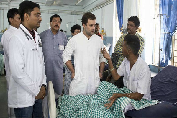 एनटीपीसी हादसे में 27 मजदूरों की मौत, घायलों का जायज़ा लेने अस्पताल पहुंचे राहुल गांधी