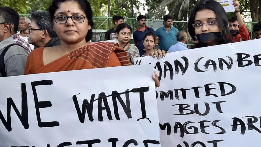 ब्लॉग: कठुआ में बलात्कारियों के बचाव में देशभक्ति के नारे ब्लॉग: कठुआ में बलात्कारियों के बचाव में देशभक्ति के नारे