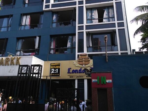 कोलकाता के पॉश इलाके के एक होटल में भीषण आग, 2 लोगों की मौत