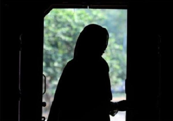 परिजनों ने कर दिया था अंतिम संस्कार, अब जिंदा घर लौटी महिला!