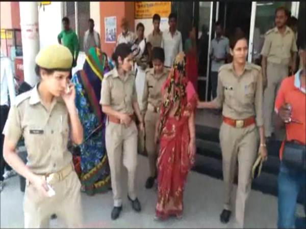 हरदोई : सिटी कोतवाली पुलिस ने दर्ज किया गैंग रेप का मामला हरदोई : सिटी कोतवाली पुलिस ने दर्ज किया गैंग रेप का मामला