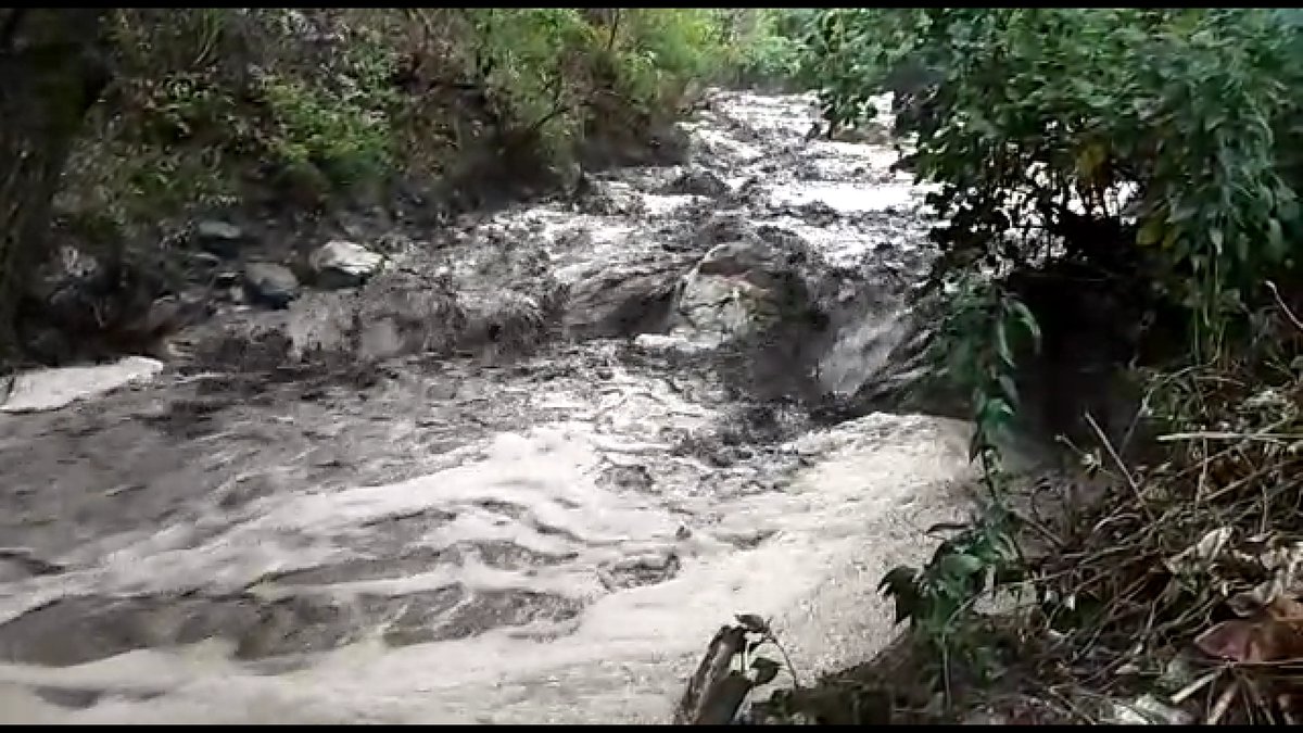 उत्तराखंड में मची तबाही, हजारों तीर्थयात्री रास्ते में फंसे