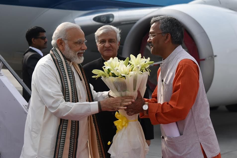 PM मोदी पहुंचें देहरादून, करेंगे केदारनाथ मन्दिर में पूजा PM मोदी पहुंचें देहरादून, करेंगे केदारनाथ मन्दिर में पूजा