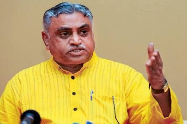 गौ-रक्षा के नाम पर हिंसा का RSS नहीं करता समर्थन, इस देश की पहचान हिंदुत्व: मनमोहन वैद्य गौ-रक्षा के नाम पर हिंसा का RSS नहीं करता समर्थन, इस देश की पहचान हिंदुत्व: मनमोहन वैद्य
