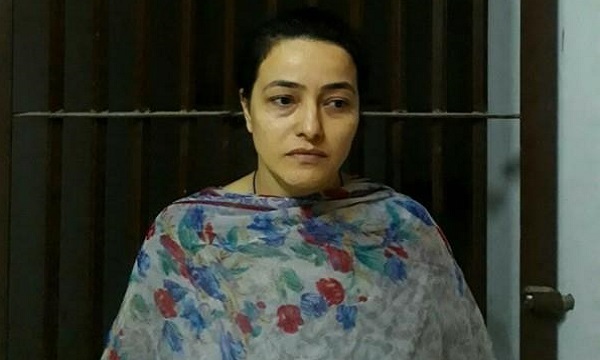 थाने में फूट-फूट कर रोती रही हनीप्रीत, बताया कहां छिपी थी 38 दिनों तक