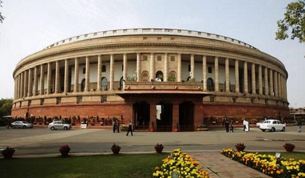 उपराष्ट्रपति पद के चुनाव की जंग में कूदे नौ उम्मीदवार, चार हुए कुश्ती से बाहर उपराष्ट्रपति पद के चुनाव की जंग में कूदे नौ उम्मीदवार, चार हुए कुश्ती से बाहर