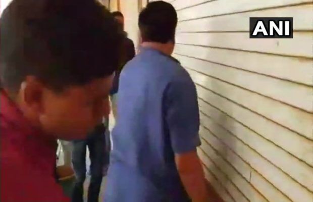 भारत बंद के दौरान जबरन दुकान बंद कराते बीजेपी विधायक का वीडियो वायरल!