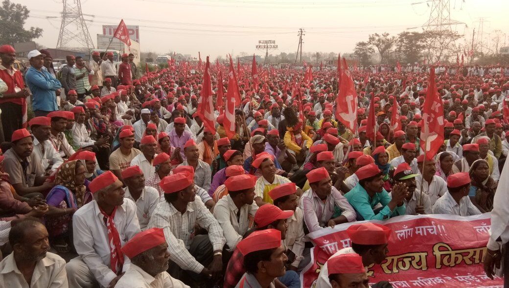 किसान आंदोलन महाराष्ट्र: अन्नदाता सडक पर आखिर उतरा क्यों?