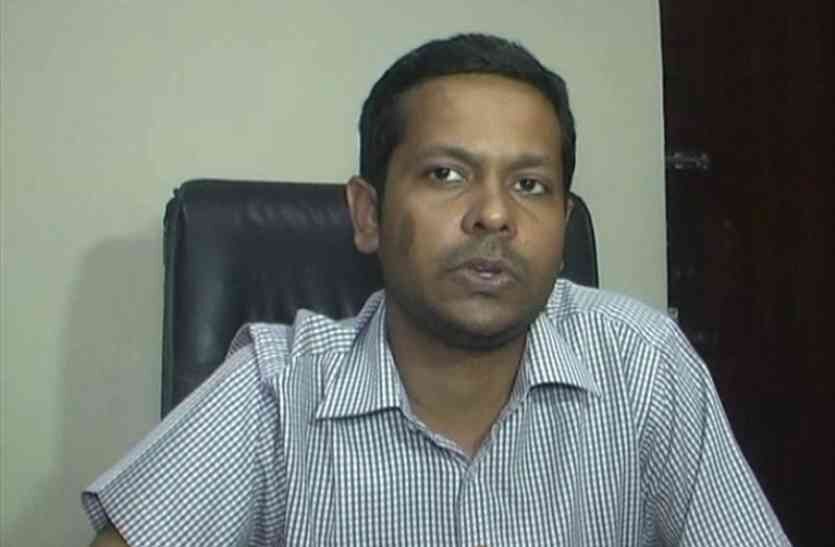 हरदोई डीएम पर परेशान करने का अारोप लगा सीतापुर के अल्पसंख्यक कल्याण अधिकारी हरिप्रसाद अम्बेडकर ने दिया इस्तीफा हरदोई डीएम पर परेशान करने का अारोप लगा सीतापुर के अल्पसंख्यक कल्याण अधिकारी हरिप्रसाद अम्बेडकर ने दिया इस्तीफा