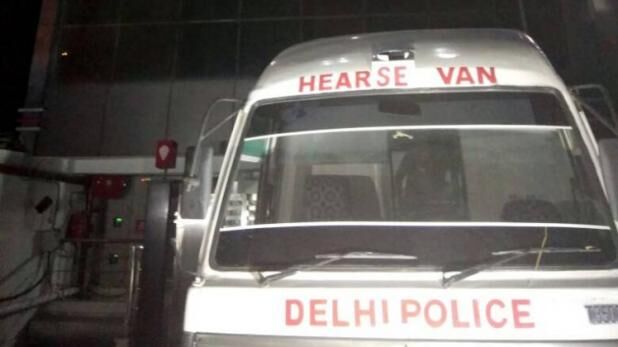 MBBS लड़की और नाबालिग लड़के ने होटल में किया कमरा बुक, फिर आई पुलिस खोला कमरा तो उड़े होश! MBBS लड़की और नाबालिग लड़के ने होटल में किया कमरा बुक, फिर आई पुलिस खोला कमरा तो उड़े होश!