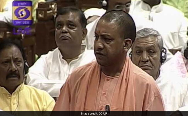 यूपी विधानसभा में बजट पेश करते वित्त मंत्री राजेश अग्रवाल यूपी विधानसभा में बजट पेश करते वित्त मंत्री राजेश अग्रवाल