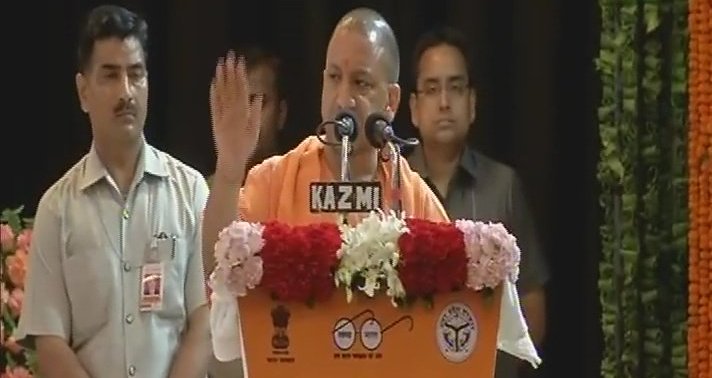 #GorakhpurTragedy: सीएम योगी ने बच्चों की मौत पर गंदगी को ठहराया जिम्मेदार! #GorakhpurTragedy: सीएम योगी ने बच्चों की मौत पर गंदगी को ठहराया जिम्मेदार!