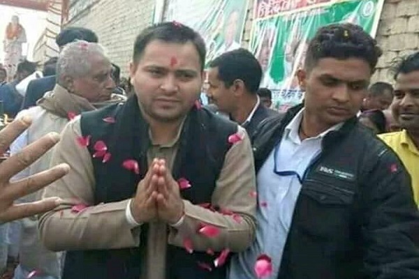 तेजस्वी के तीन सवाल, अंतरात्मा बाबू है कोई जबाब?