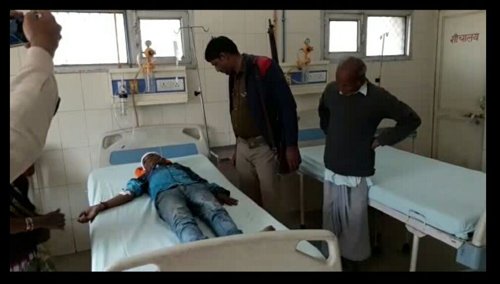 मेनका गांधी के काफिलें में चल रही गाडी ने बच्चे को मारी टक्कर, घायल बच्चे को भेजा अस्पताल