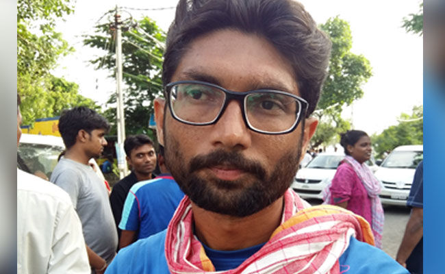 असम पुलिस ने अब तक नहीं बताई  Jignesh Mevani की गिरफ्तारी की वजह, गुजरात के है दलित नेता