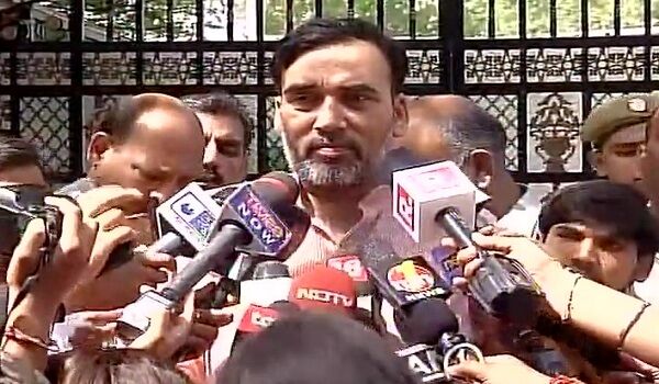 दिल्ली में नहीं है कोई मोदी लहर, ये EVM लहर है - गोपाल राय दिल्ली में नहीं है कोई मोदी लहर, ये EVM लहर है - गोपाल राय