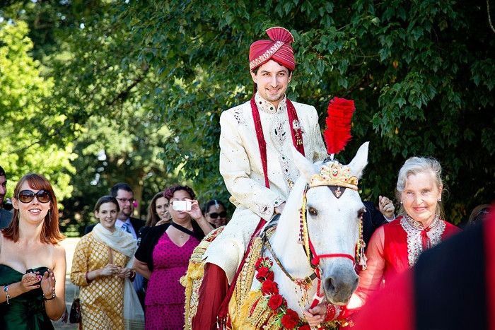 अगर आप वाराणसी में रहते है जरुर पढ़ें ये खबर, वरना बारात में जाकर जा सकते है जेल!
