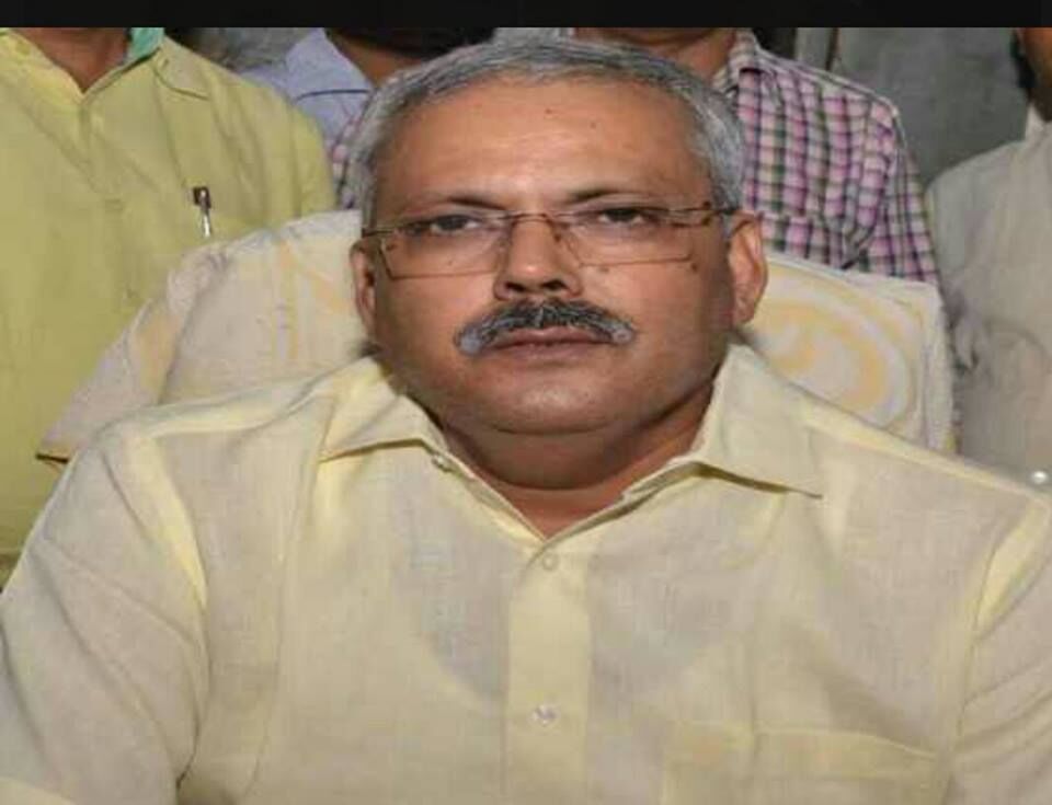 सीएम के अल्टीमेटम पर सुस्त अधिकारियो को डीएम ने लगाई फटकार सीएम के अल्टीमेटम पर सुस्त अधिकारियो को डीएम ने लगाई फटकार
