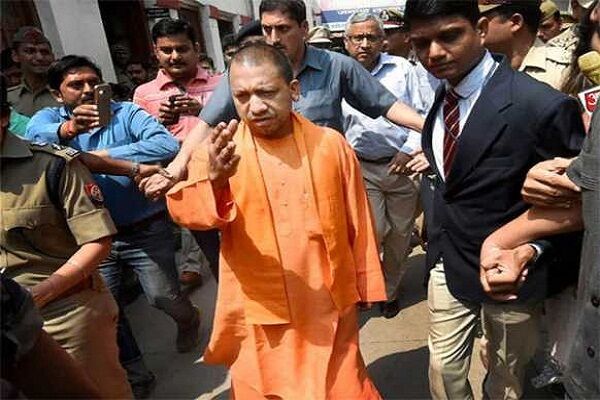 एटा हादसा : मृतकों के परिवार को CM योगी ने दी 48 लाख रुपए की आर्थिक मदद एटा हादसा : मृतकों के परिवार को CM योगी ने दी 48 लाख रुपए की आर्थिक मदद