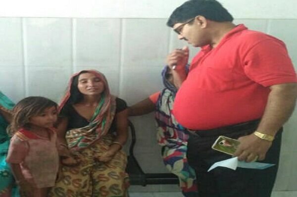 सांप के डसने के बाद पति ने अपनी बीवी को काटा, वजह जान कर हो जाएंगे हैरान