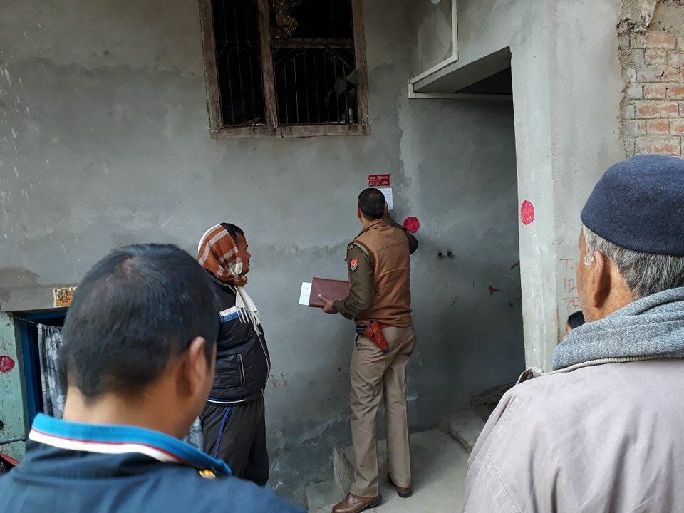 बीएचयू  हिंसा:13 छात्र निलंबित,घरो पर चस्पा हुआ नोटिस
